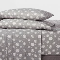 Budget 🎁 Holiday Pattern Flannel Sheet Set - Threshold™ Skiing Dogs ✔️